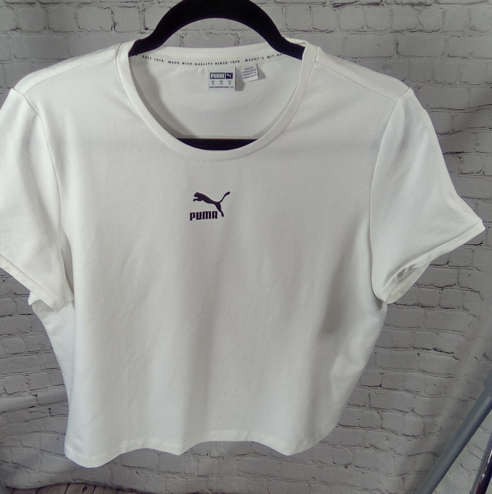 PUMA WHITE WOMEN'S TOP 🙎‍♀️🥰💚